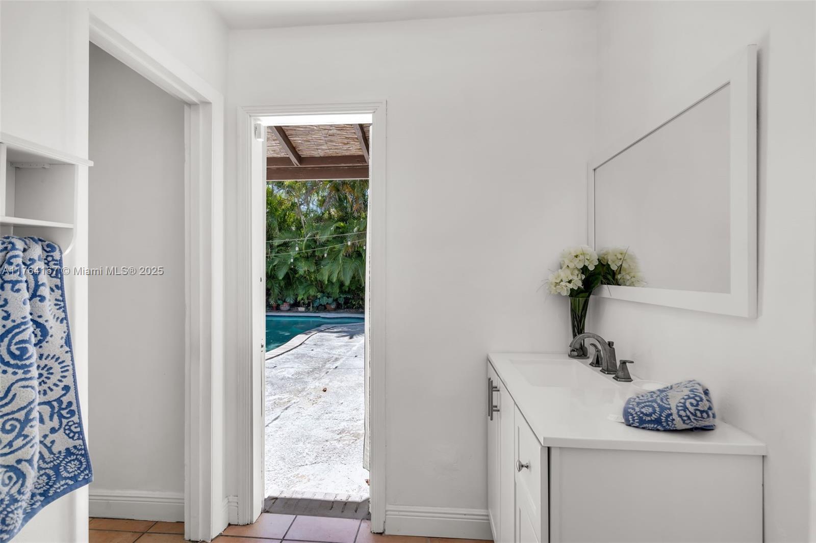 14841 Dade Pine Ave, Miami Lakes, Florida image 24