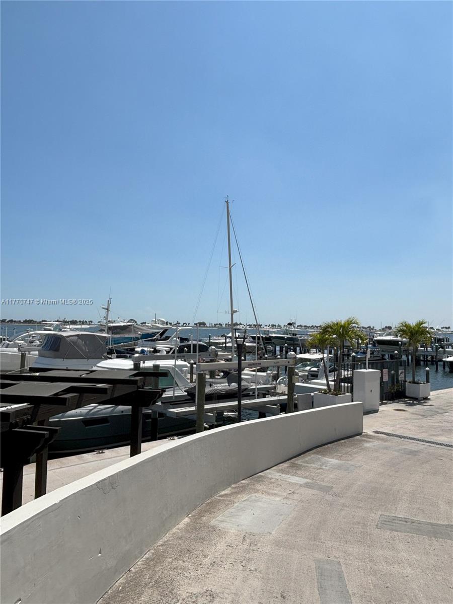 Listing Photo 11