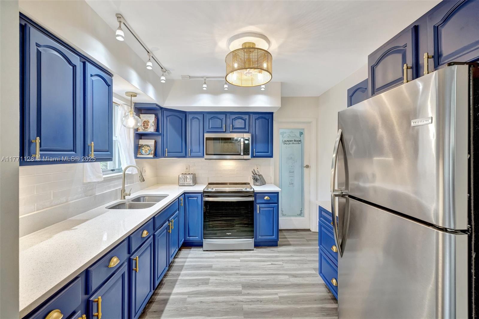 2300 N 57th Way, Hollywood, Florida image 10