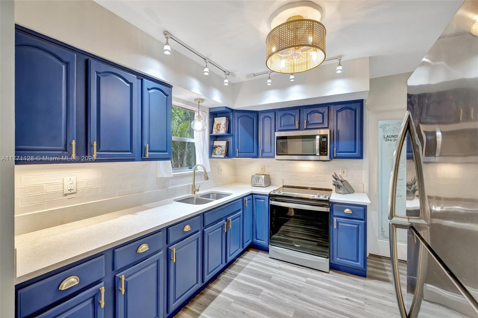 2300 N 57th Way, Hollywood, Florida image 11