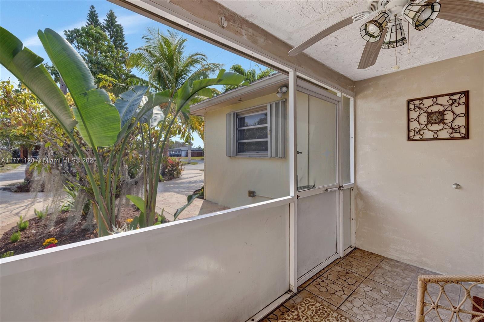 2300 N 57th Way, Hollywood, Florida image 4