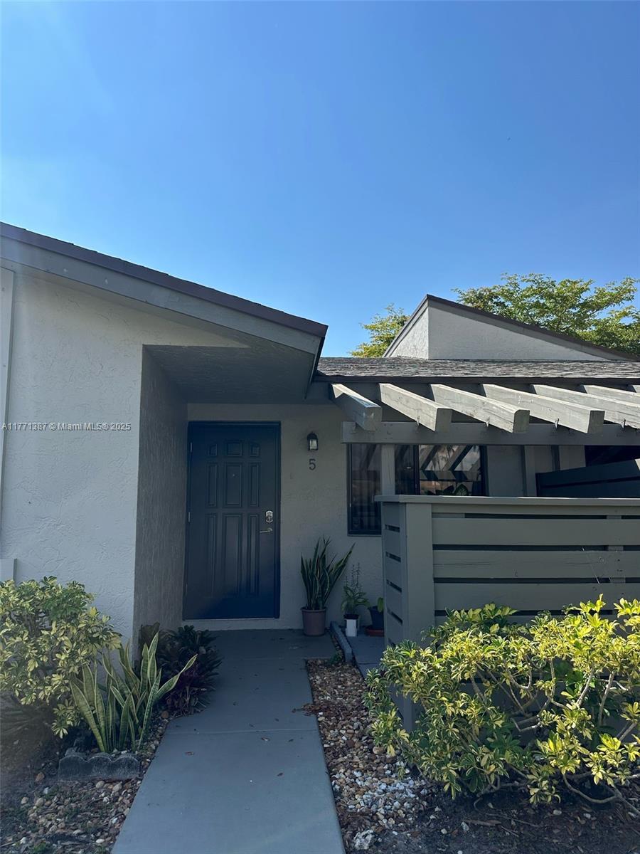 443 Lakeview Dr #5, Weston, Florida image 1