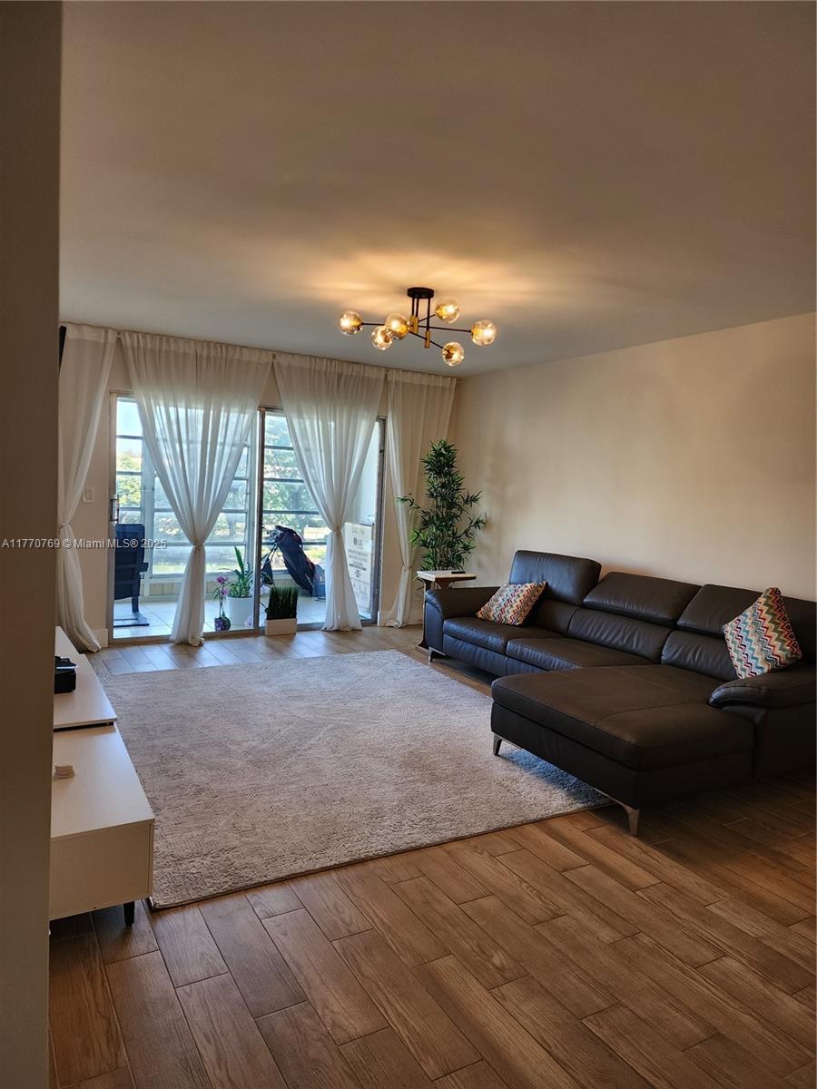 4301 Martinique Cir #E4, Coconut Creek, Florida image 19