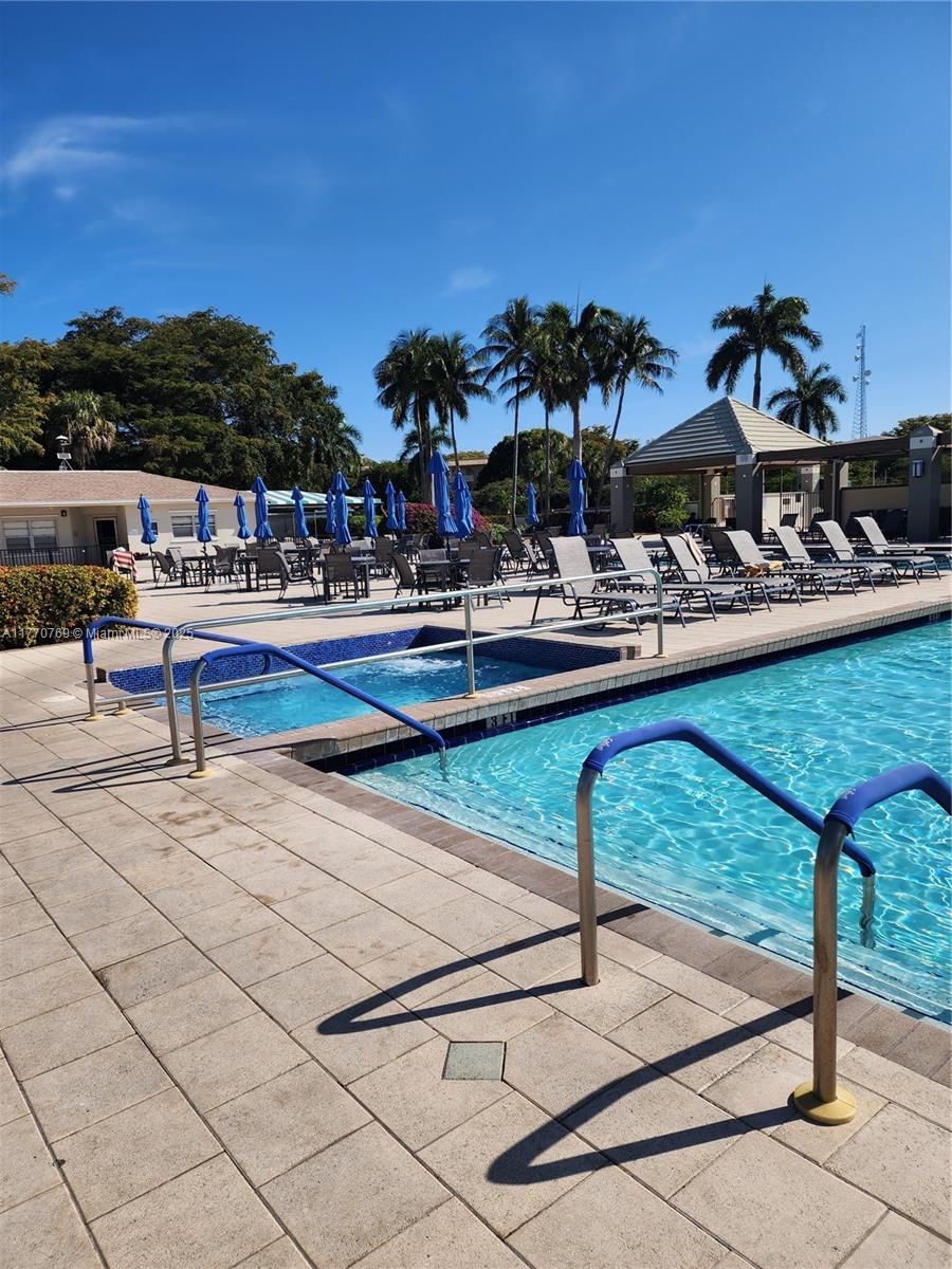 4301 Martinique Cir #E4, Coconut Creek, Florida image 38