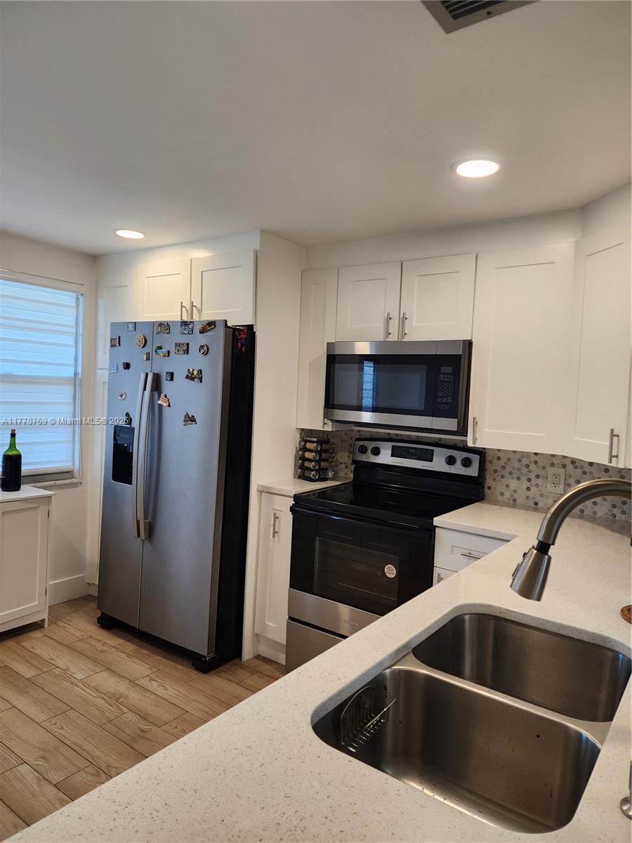 4301 Martinique Cir #E4, Coconut Creek, Florida image 9