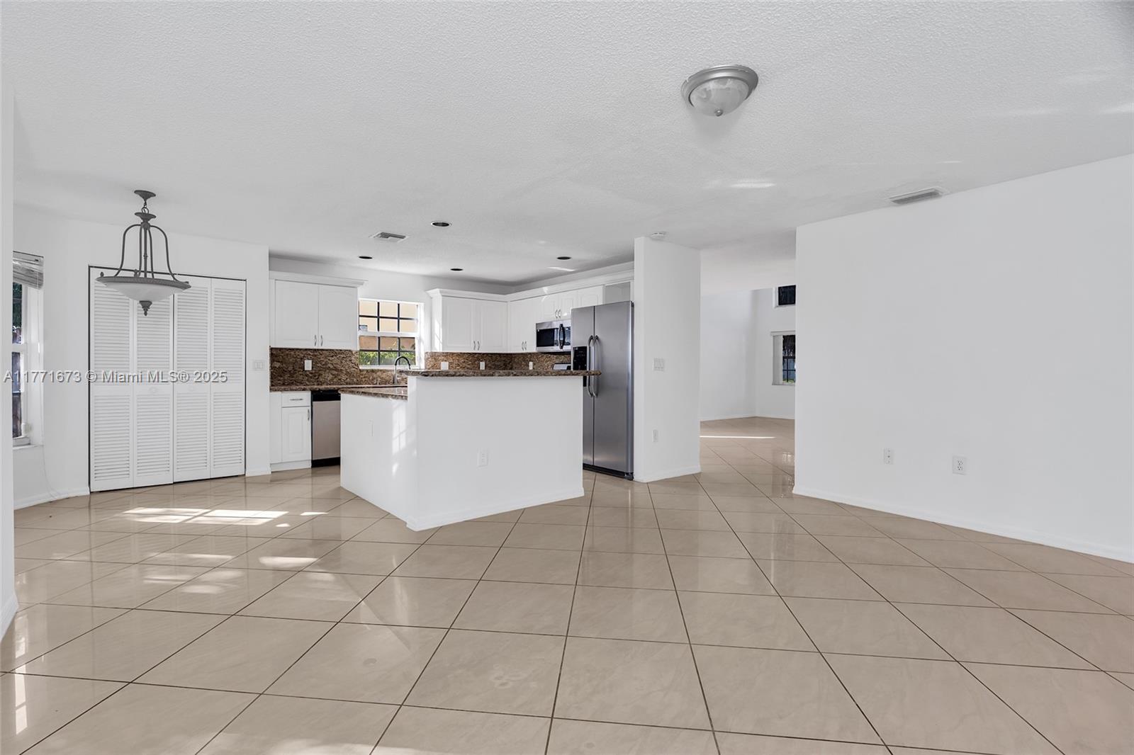 106 Gables Blvd, Weston, Florida image 13