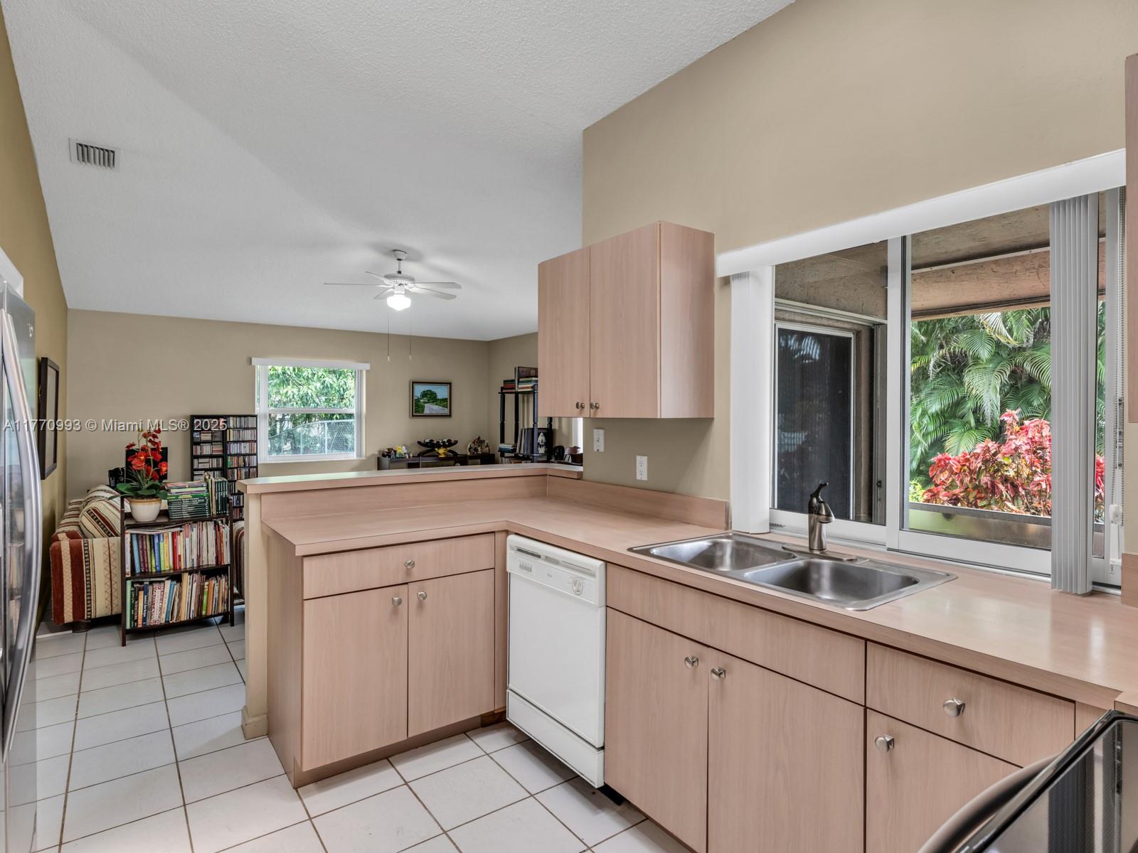 2750 NW 119th Ave, Plantation, Florida image 13