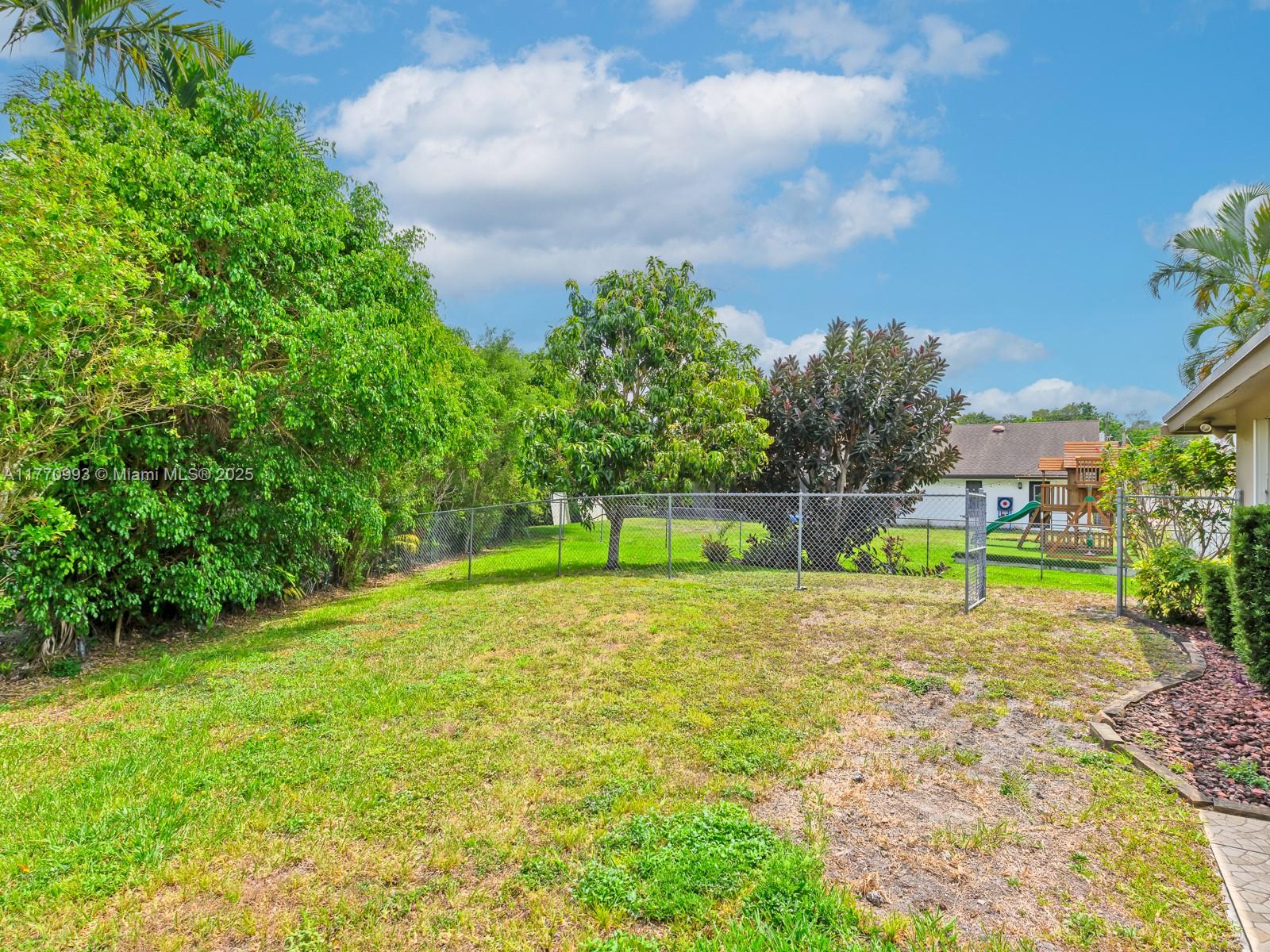 2750 NW 119th Ave, Plantation, Florida image 34