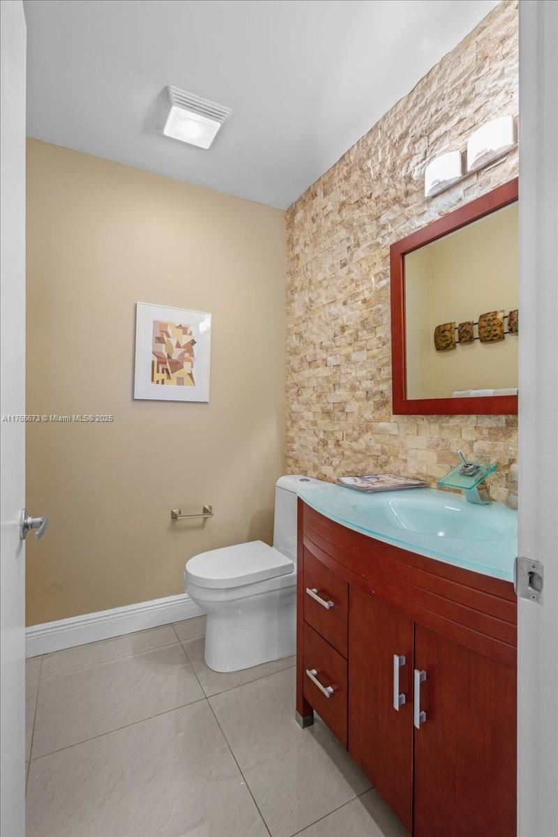 7332 NW 83rd Way, Tamarac, Florida image 31