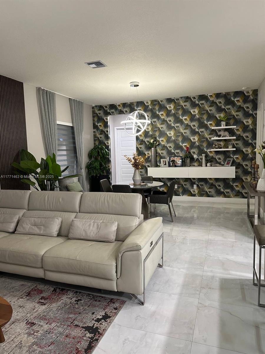 8868 NW 161st Ter, Miami Lakes, Florida image 12