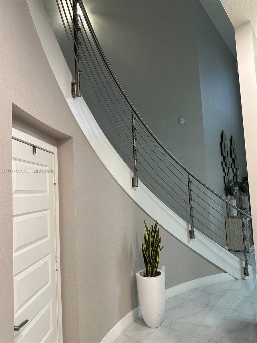 8868 NW 161st Ter, Miami Lakes, Florida image 19