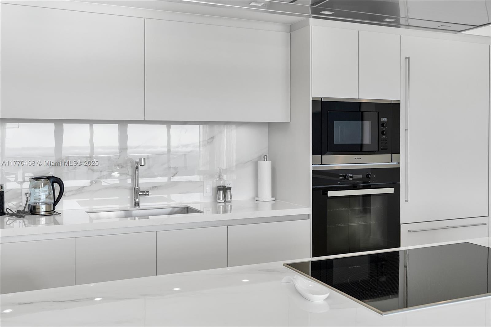 1000 Brickell Plz #PH5504, Miami FL 33131
