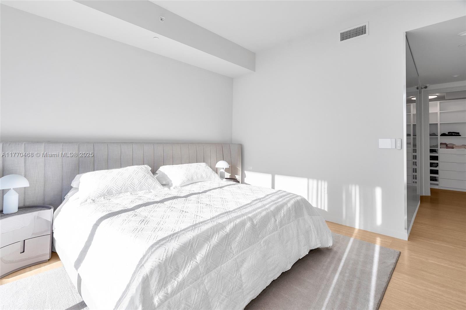 1000 Brickell Plz #PH5504, Miami FL 33131