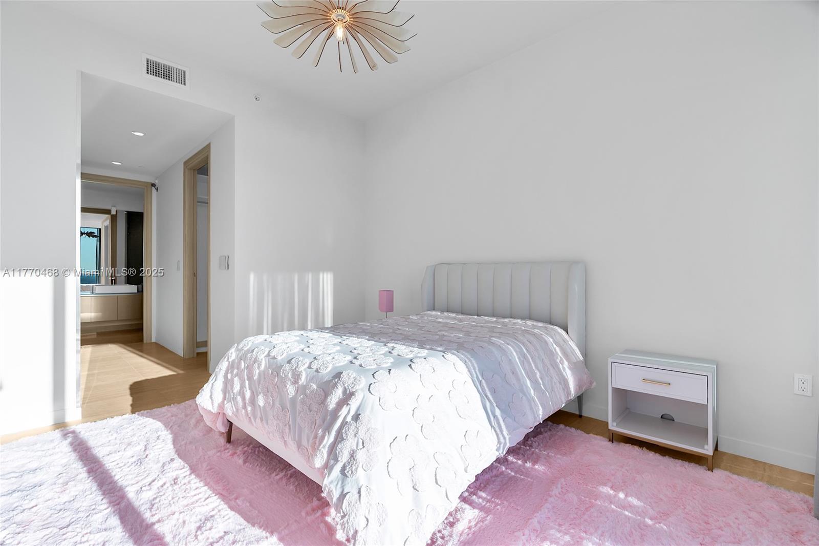 1000 Brickell Plz #PH5504, Miami FL 33131