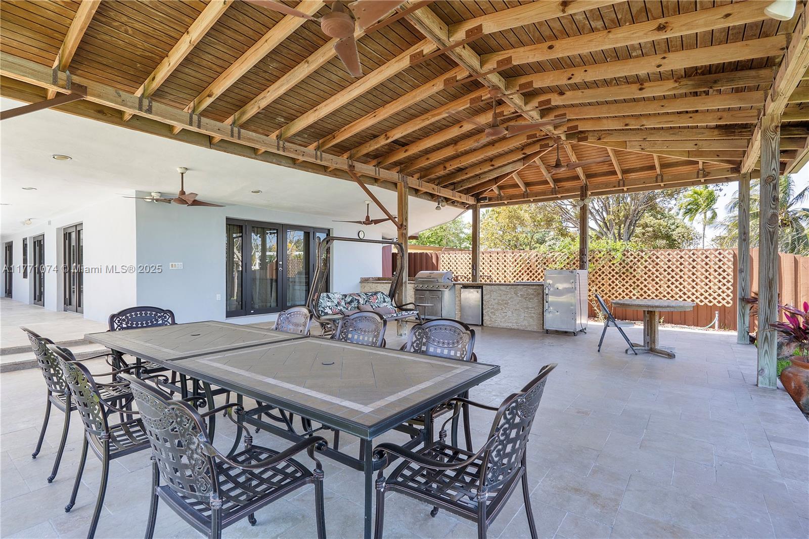 2531 NE 195th St, Aventura, Florida image 31