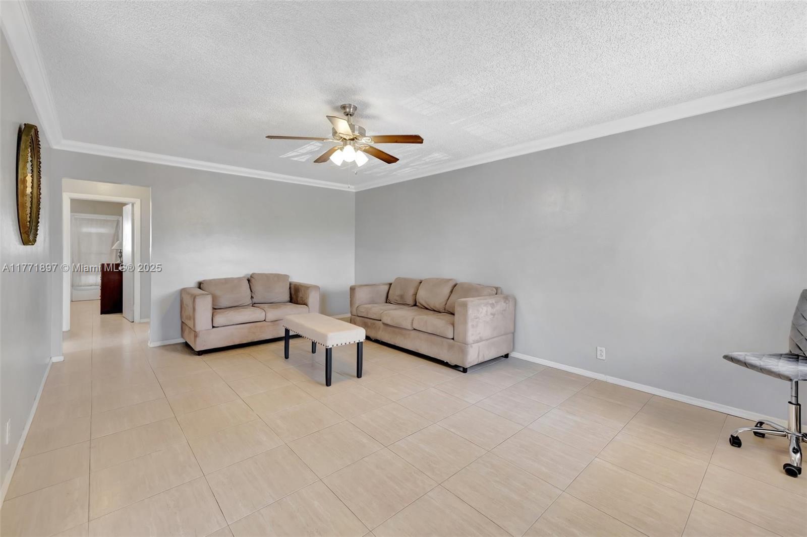 1012 SW 11th St #20N, Hallandale Beach, Florida image 25