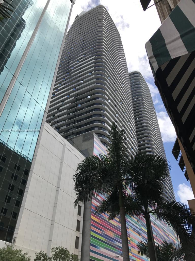 55 SW 9th St #2203, Miami FL 33130