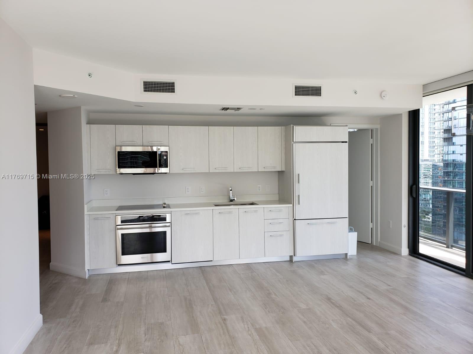 55 SW 9th St #2203, Miami FL 33130