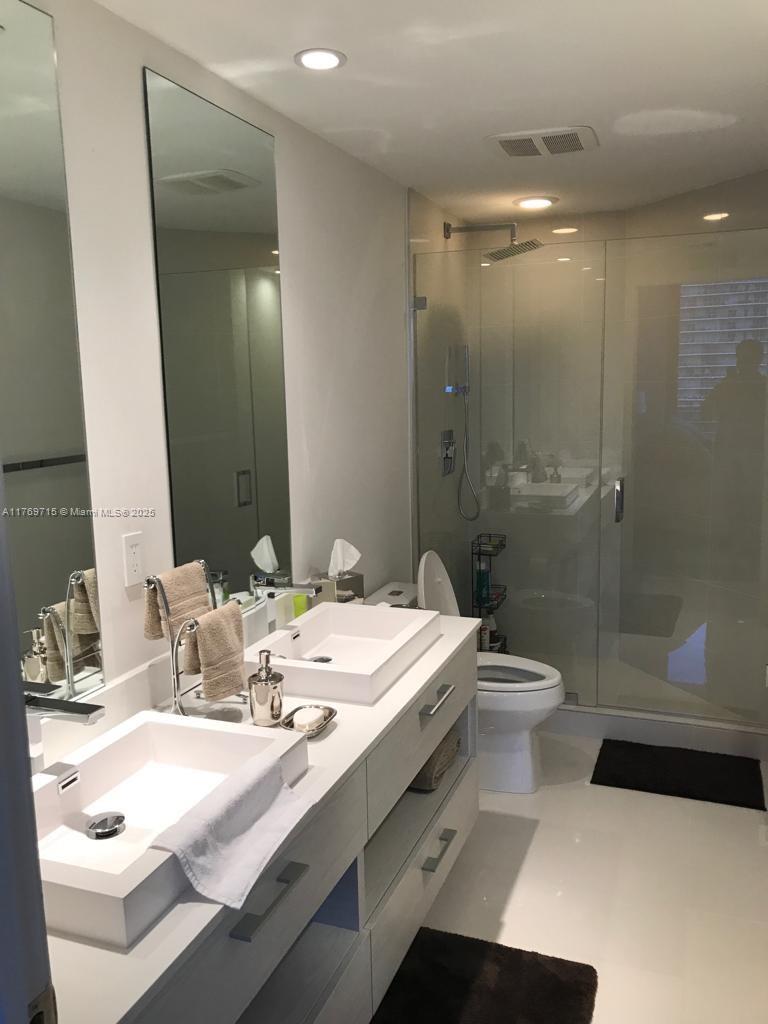 55 SW 9th St #2203, Miami FL 33130
