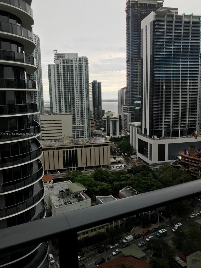 55 SW 9th St #2203, Miami FL 33130