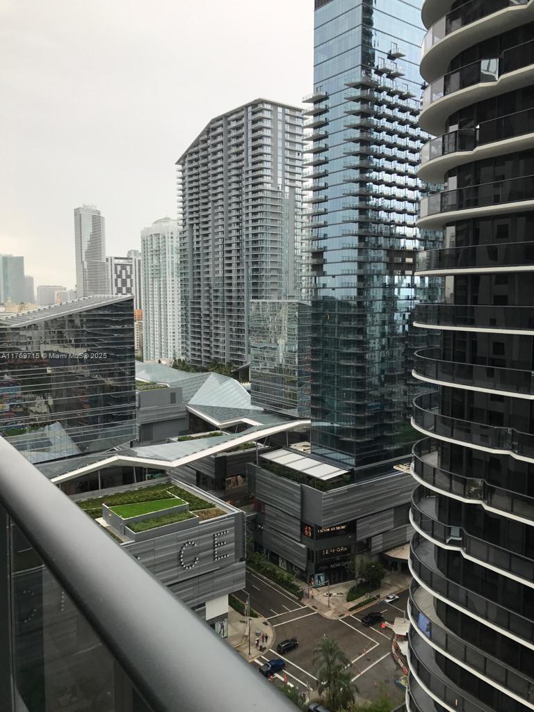 55 SW 9th St #2203, Miami FL 33130