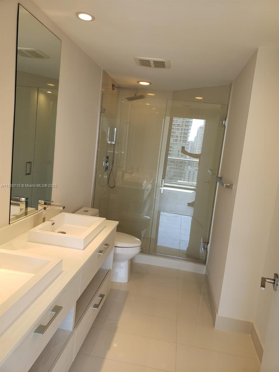 55 SW 9th St #2203, Miami FL 33130
