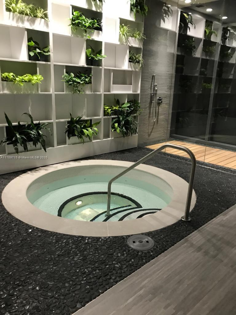55 SW 9th St #2203, Miami FL 33130