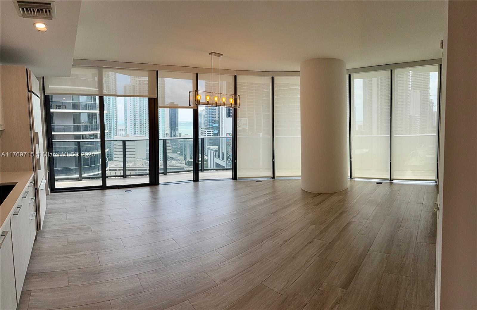 55 SW 9th St #2203, Miami FL 33130
