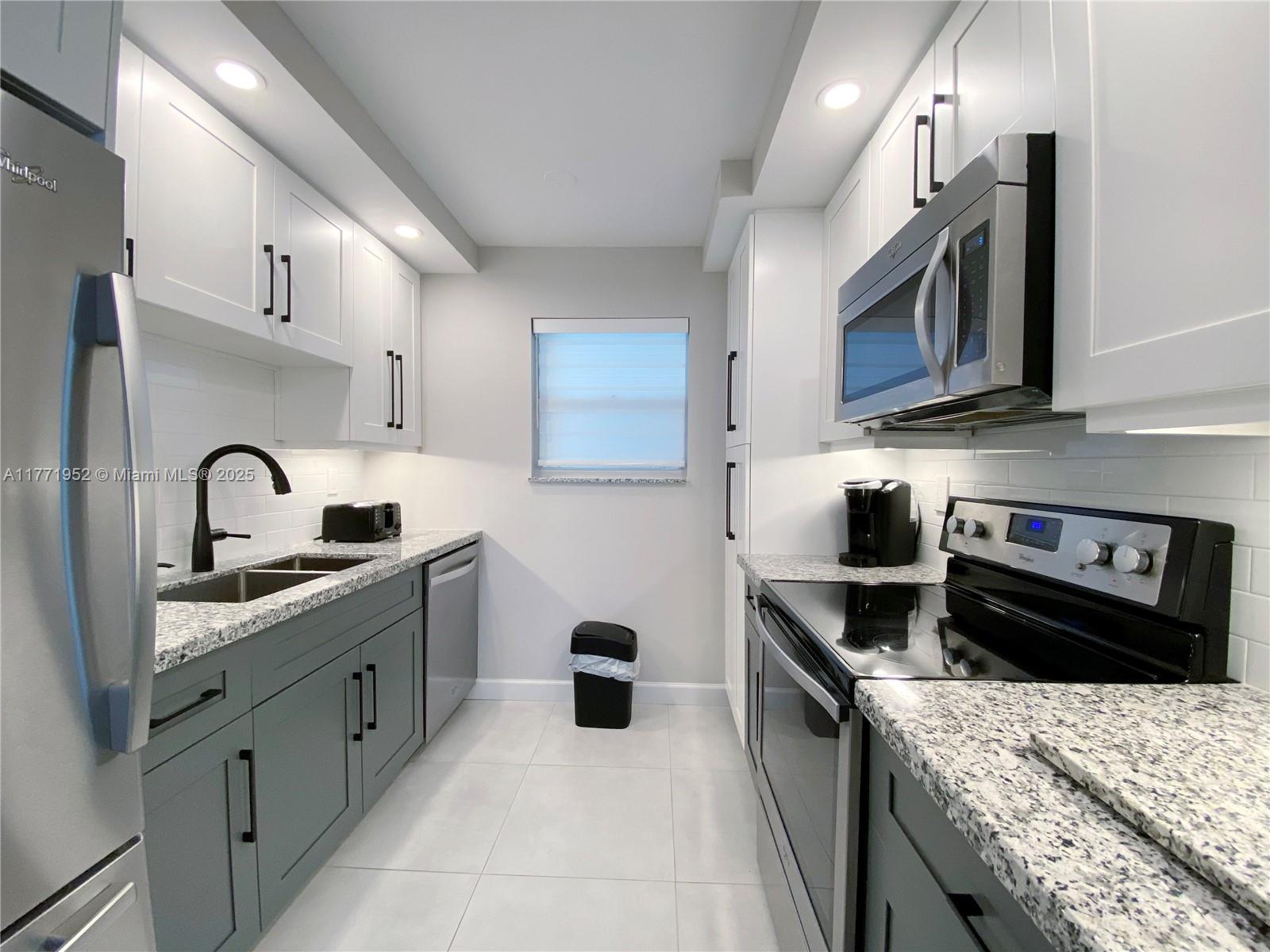 Listing Photo 14