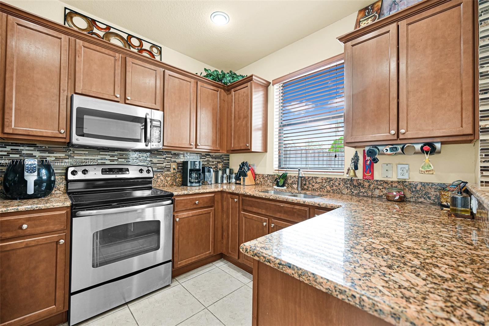 11618 NW 87th Ln, Doral, Florida image 24