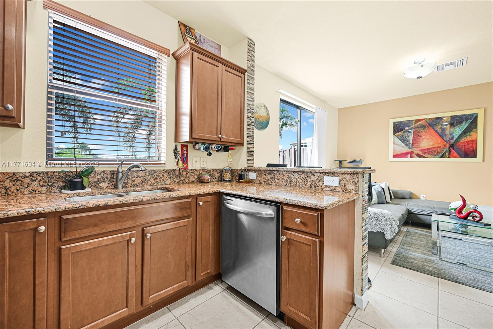 11618 NW 87th Ln, Doral, Florida image 25