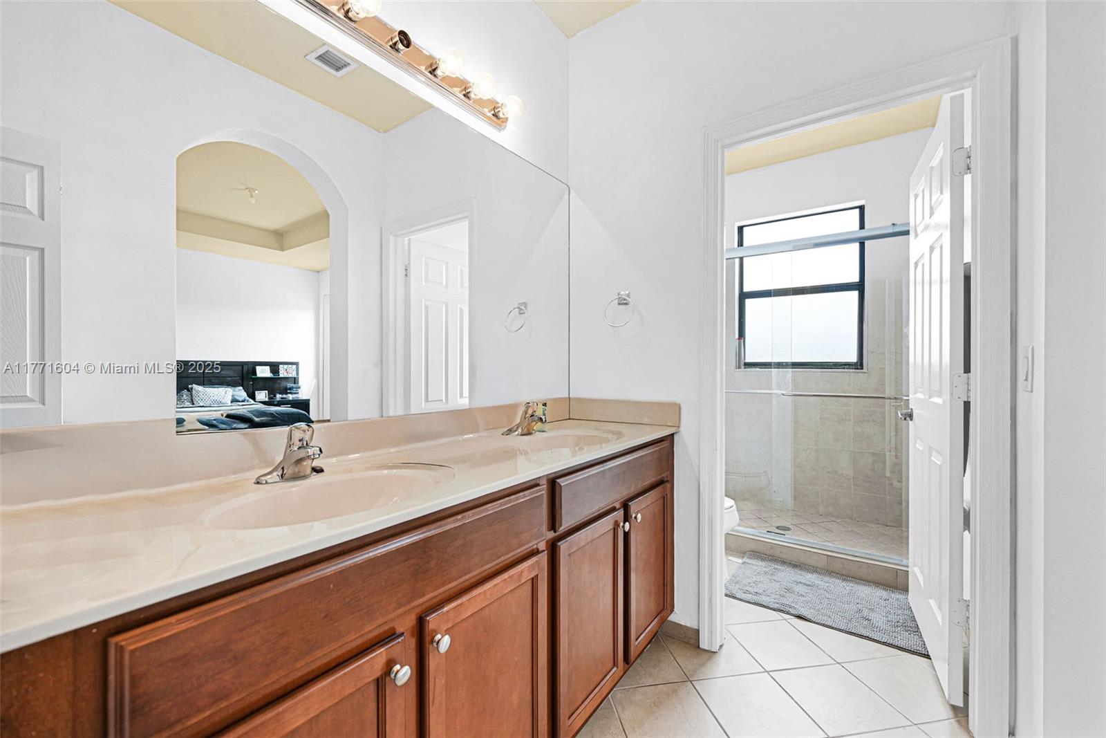 11618 NW 87th Ln, Doral, Florida image 38