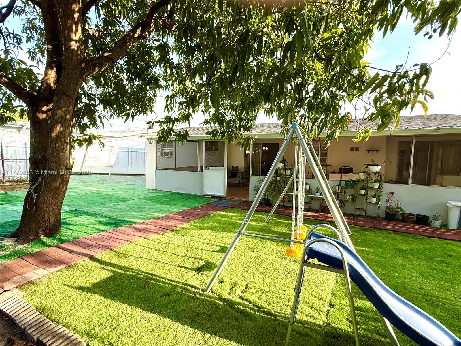 Listing Photo 16
