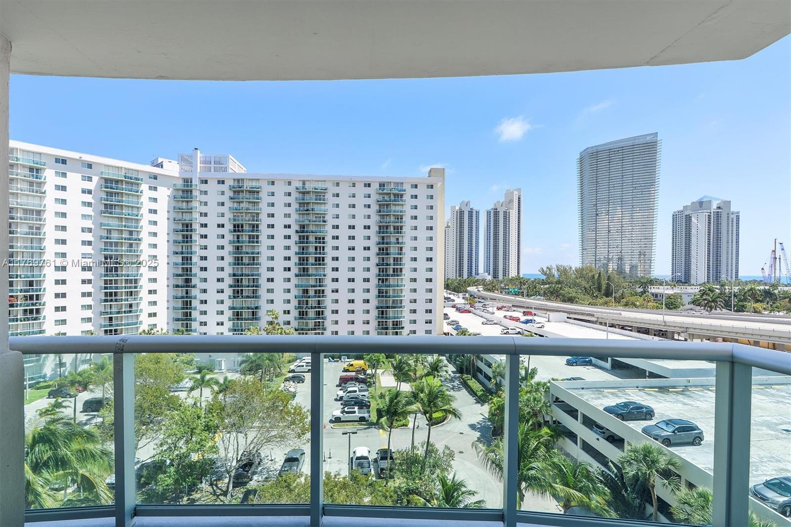 Listing Photo 11