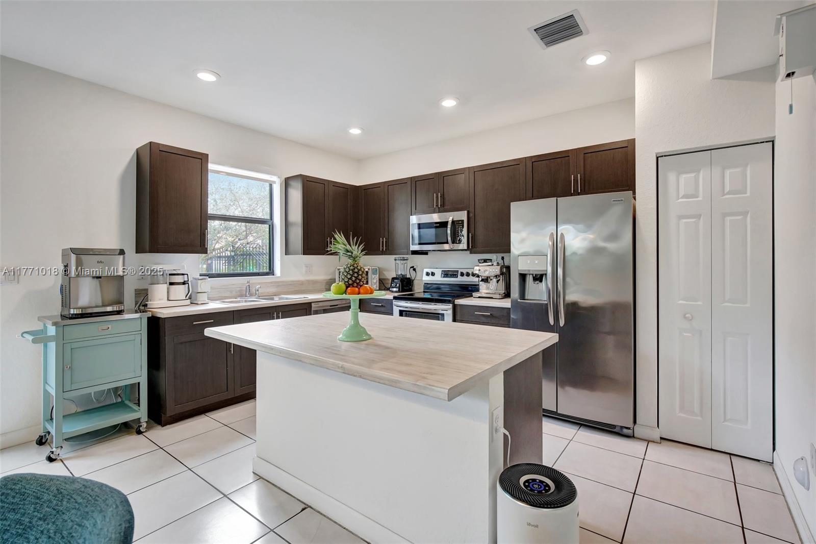 4691 Brumby Ter, Davie, Florida image 16