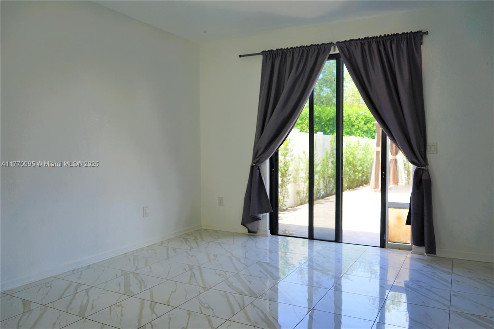 3365 W 91 Terr, Hialeah, Florida image 11
