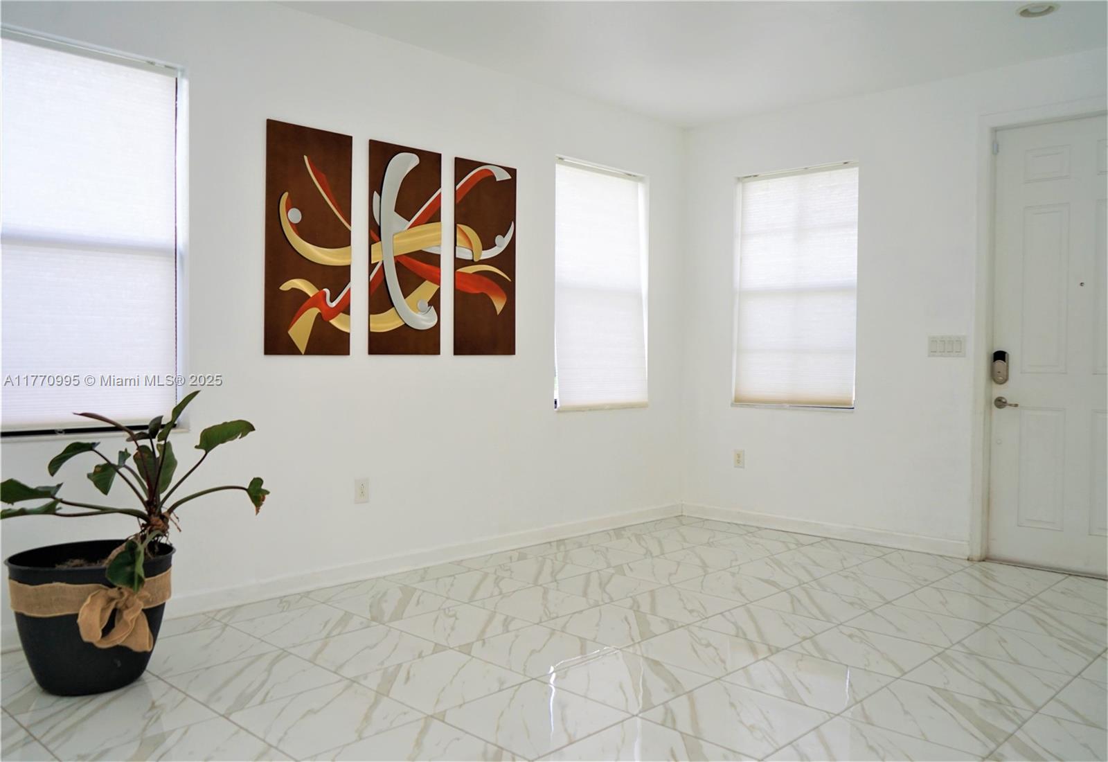 3365 W 91 Terr, Hialeah, Florida image 4