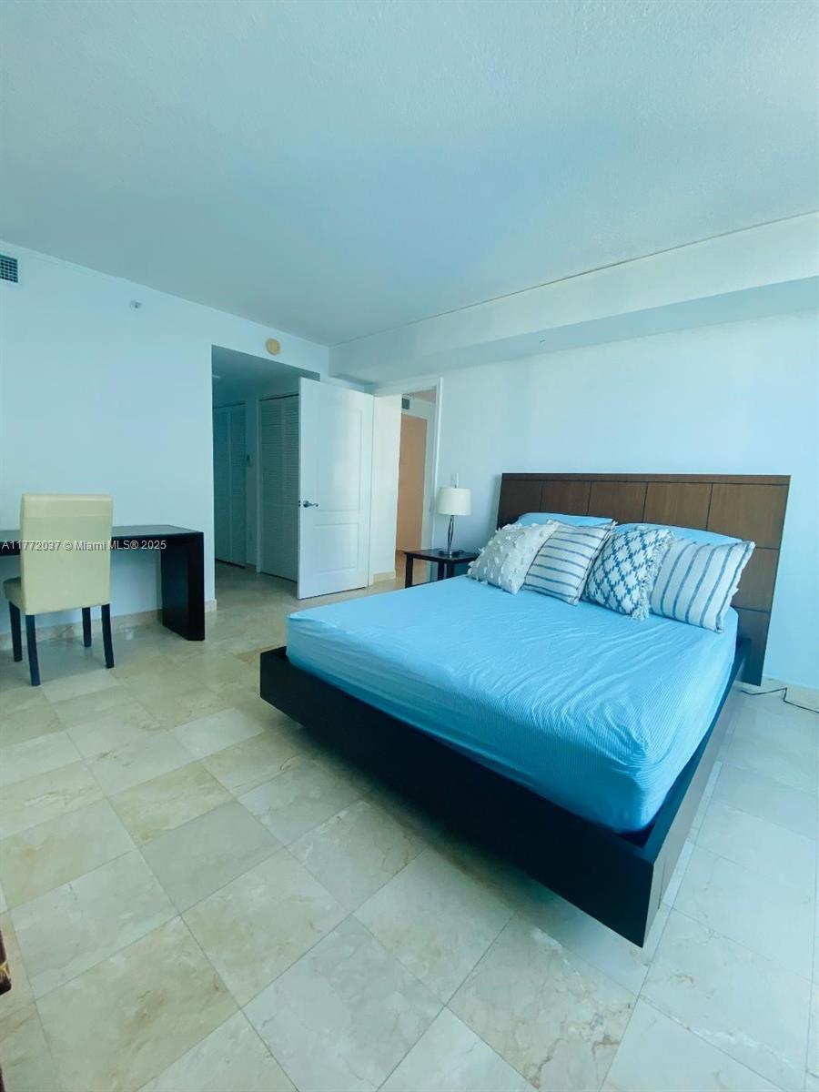 2101 Brickell Ave #1005, Miami FL 33129