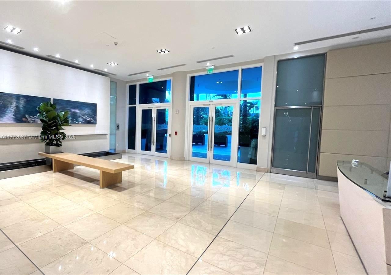 2101 Brickell Ave #1005, Miami FL 33129