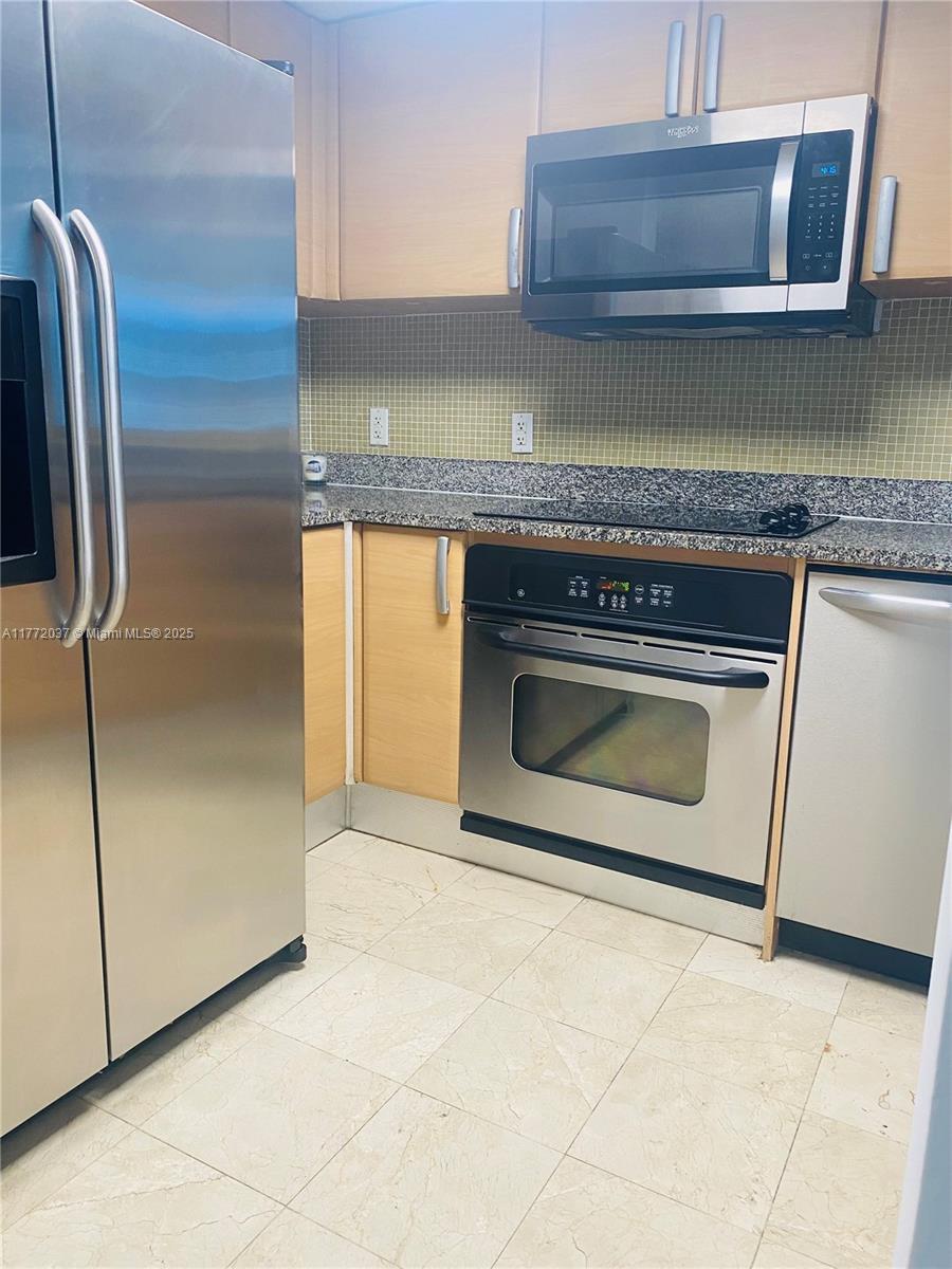 2101 Brickell Ave #1005, Miami FL 33129