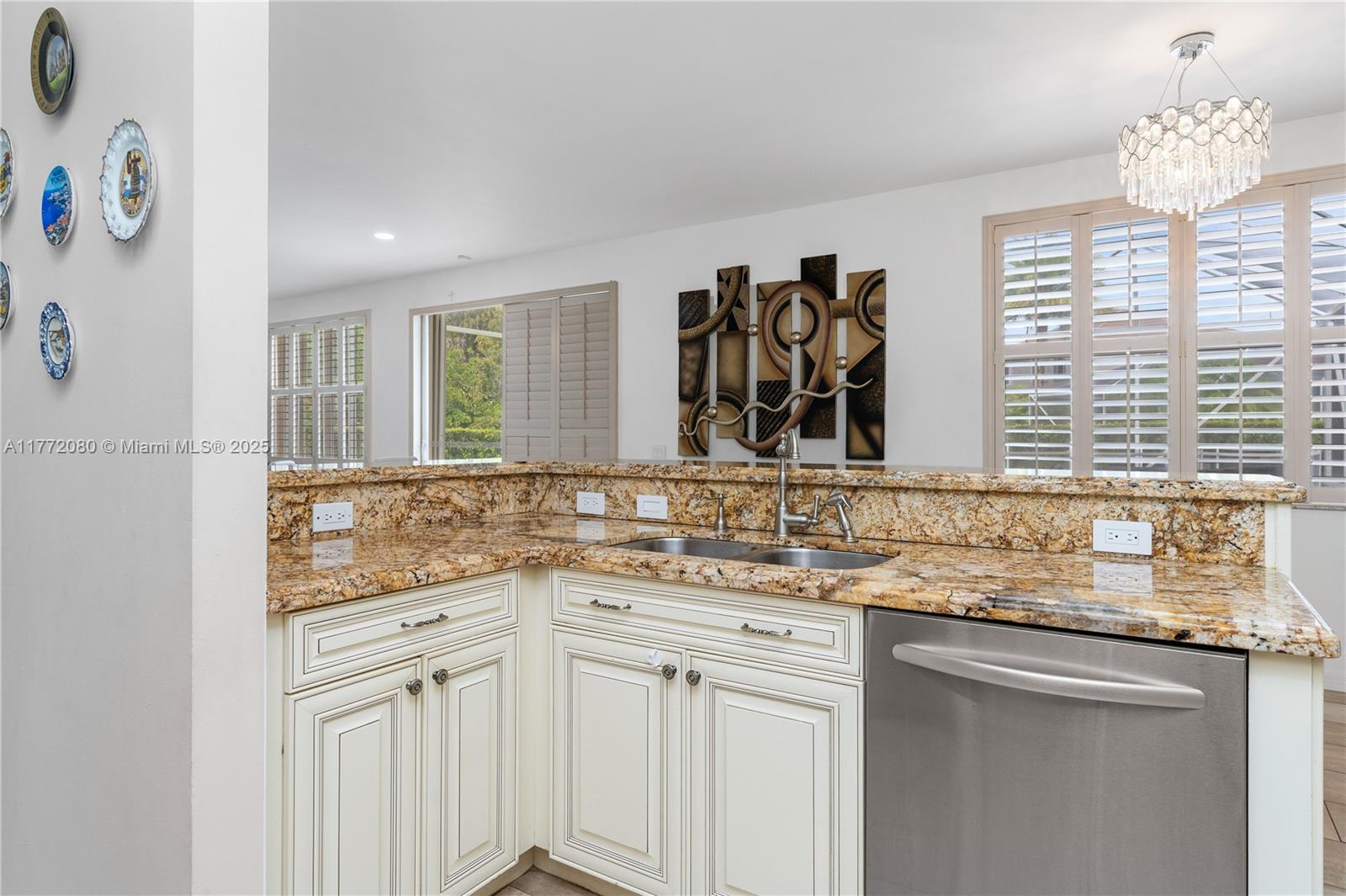 4491 Foxtail Ln, Weston, Florida image 8