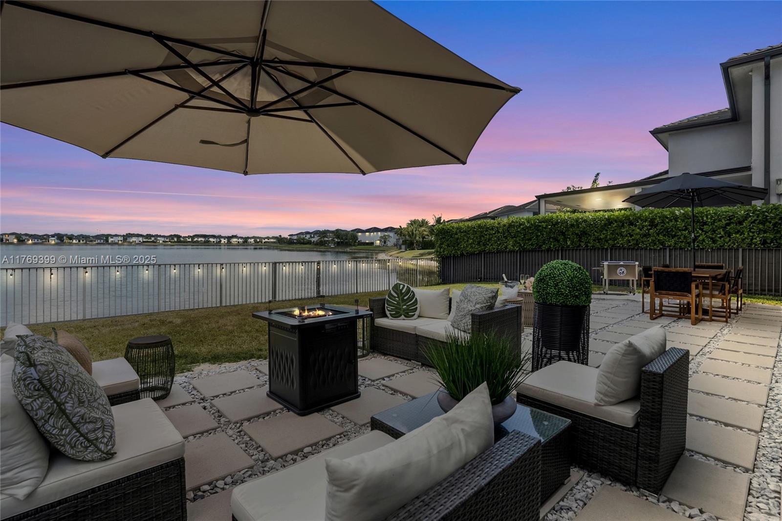 8823 NW 155th Ter, Miami Lakes, Florida image 9