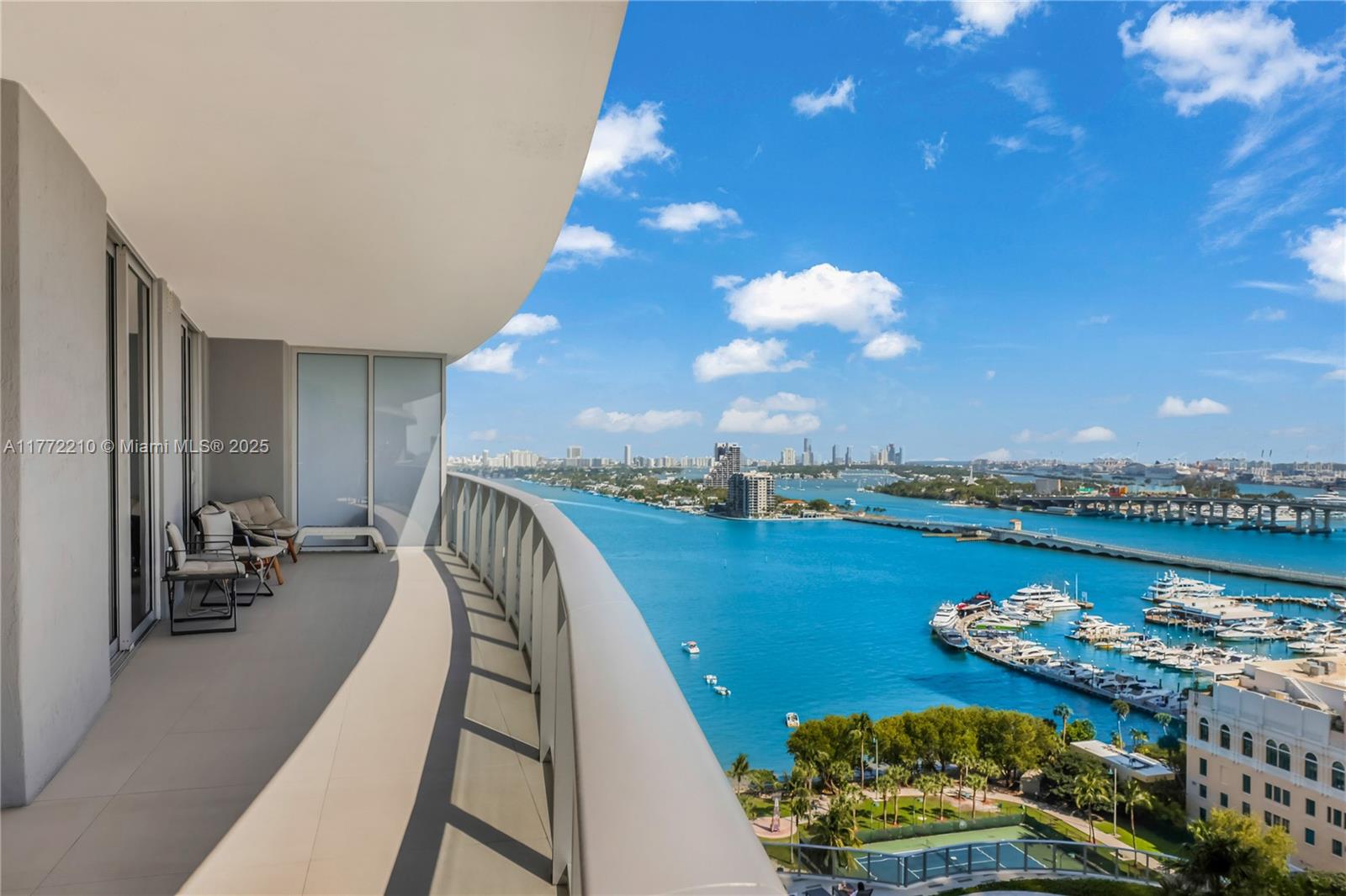 Apartamento à Venda em Miami, FL