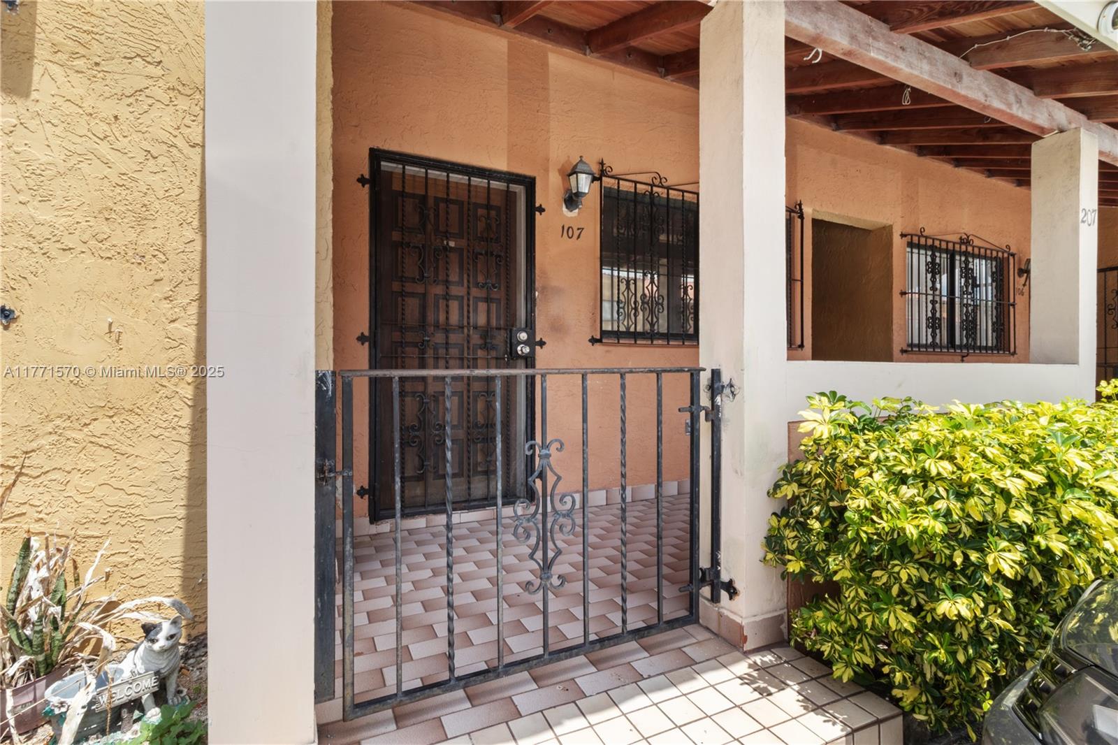 2735 W 60th Pl #107, Hialeah, Florida image 3