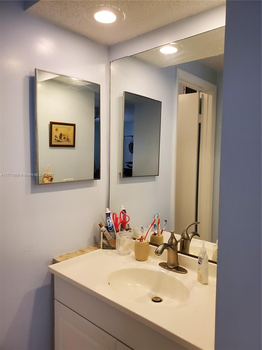 11233 NW 15th Pl, Pembroke Pines, Florida image 15