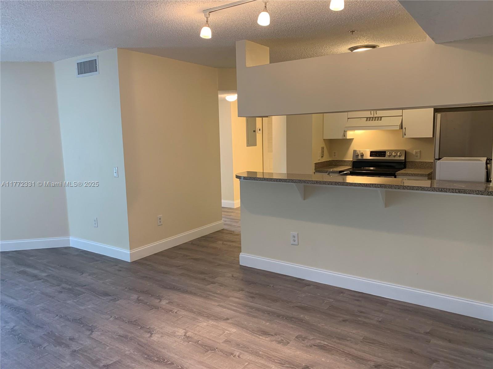 470 S Park Rd #7-307, Hollywood, Florida image 2