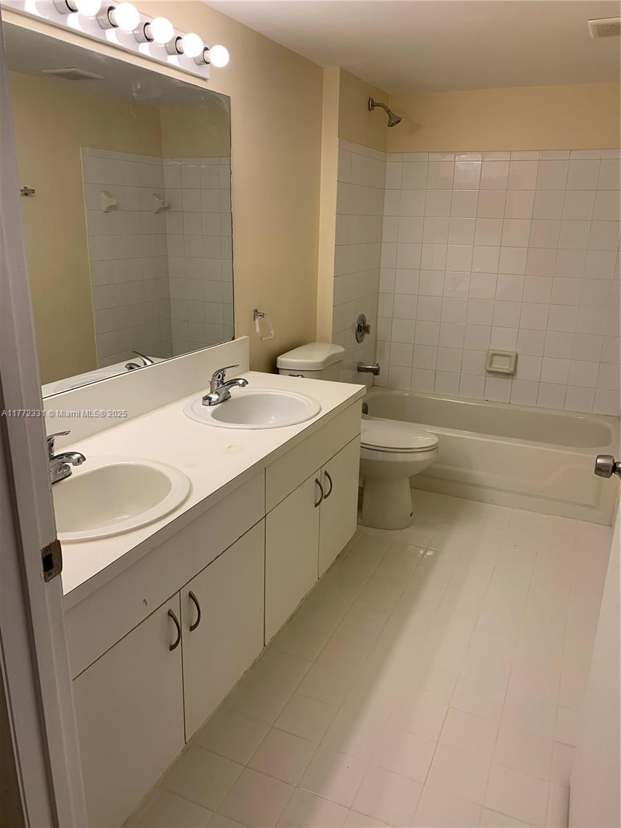 470 S Park Rd #7-307, Hollywood, Florida image 9