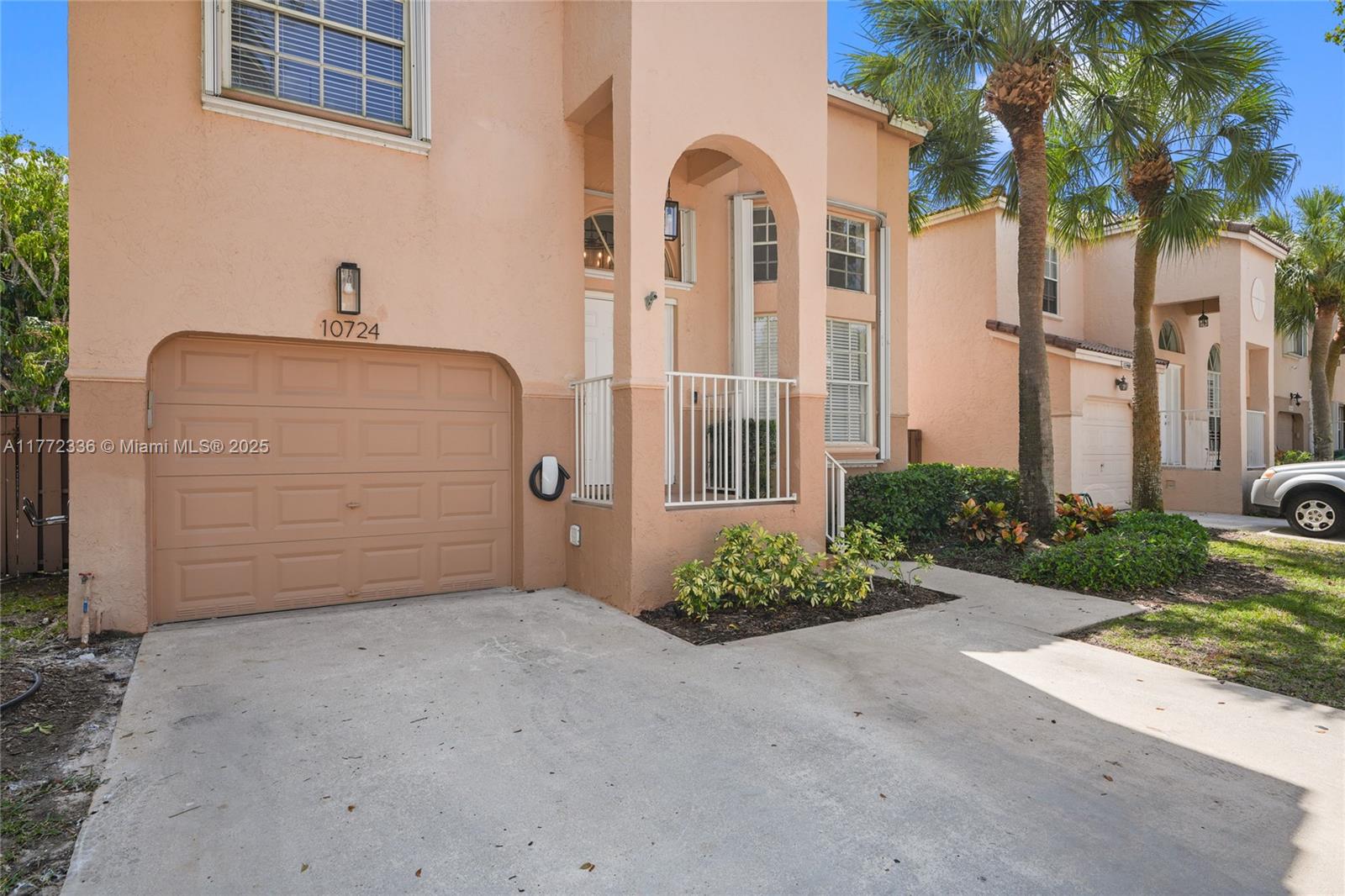 10724 NW 12th Mnr, Plantation, Florida image 2