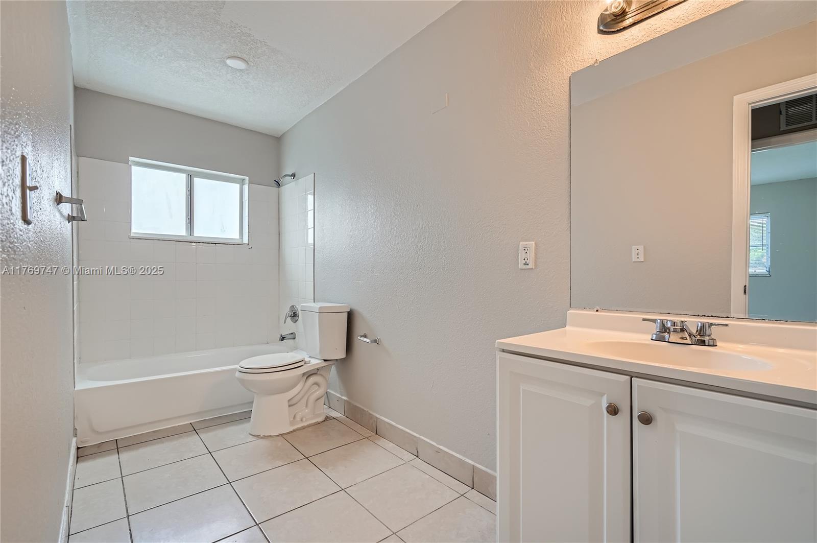 4720 NW 41st Pl, Lauderdale Lakes, Florida image 18