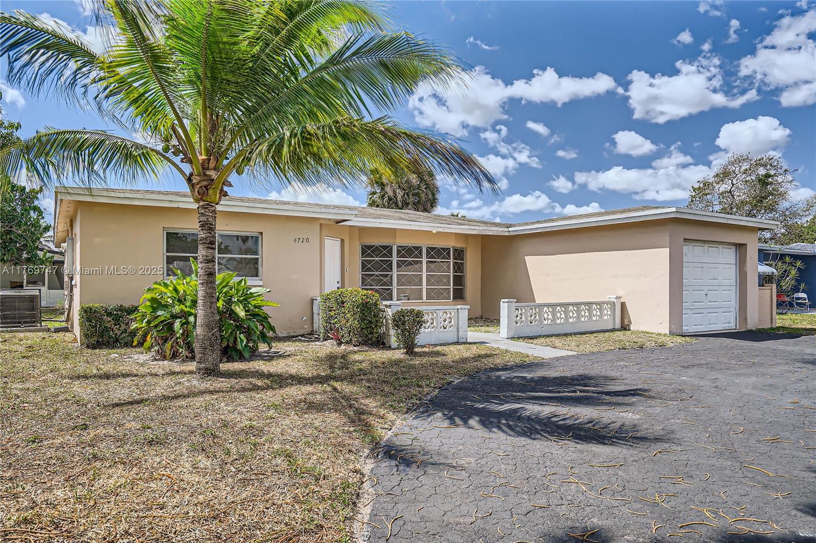 4720 NW 41st Pl, Lauderdale Lakes, Florida image 2